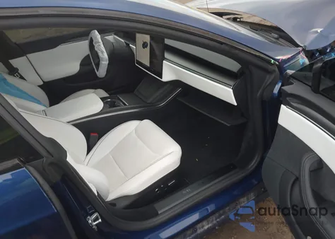 2021 Tesla Model S Plaid Tri Motor All-Wheel Drive z USA, uszkodzony, nr VIN 5YJSA1E64MF452906